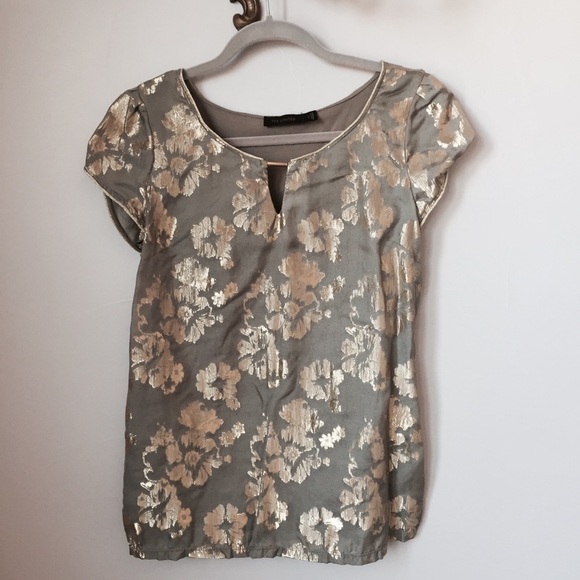 The Limited Tops - T shirt